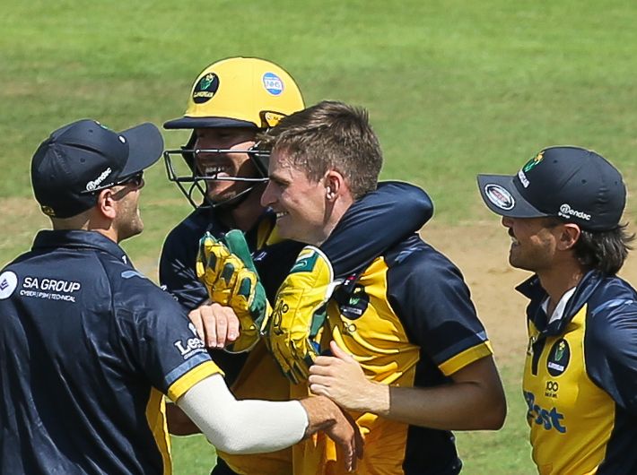 Gorvin and Phillips sign deals with Glamorgan