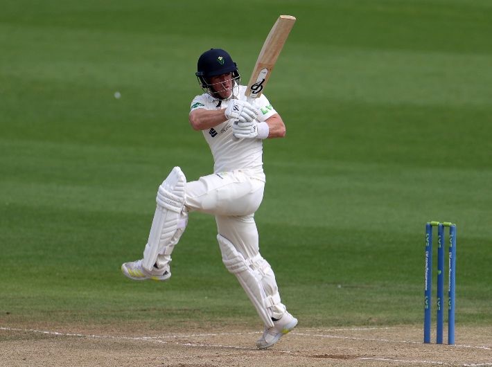 Glamorgan continue promotion push against Leicestershire