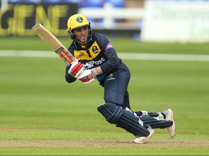 Carlson signs contract extension at Glamorgan