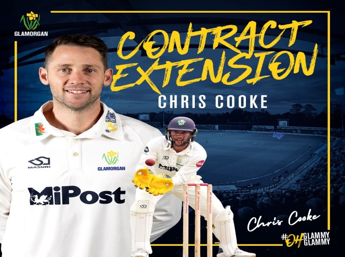 Chris Cooke Signs New Contract at Glamorgan