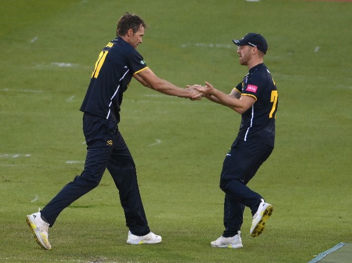 Glamorgan complete away trip with game at Radlett