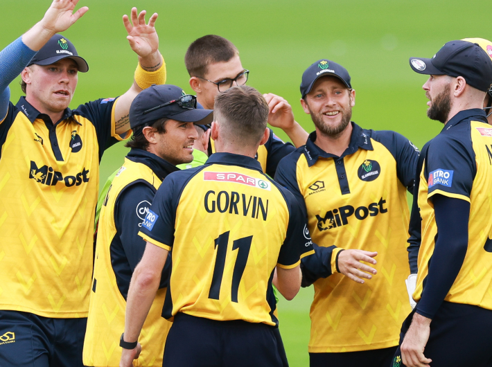 Glamorgan opened their Metro Bank One Day Cup campaign with a thrilling derby win over Gloucestershire