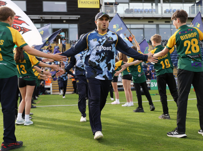 Smale helps Glamorgan to the double over Essex