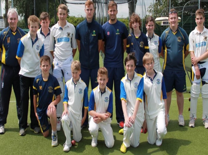 Glamorgan players join opening night for club