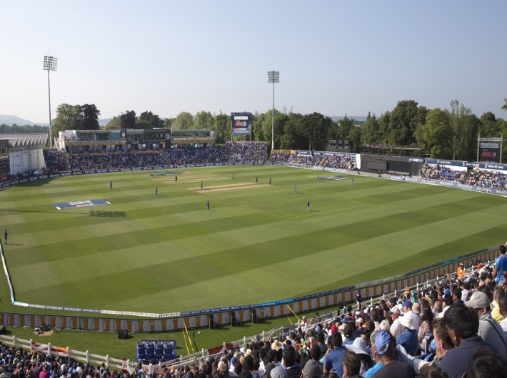 Glamorgan are beaten by ten wickets by the Sussex Sharks