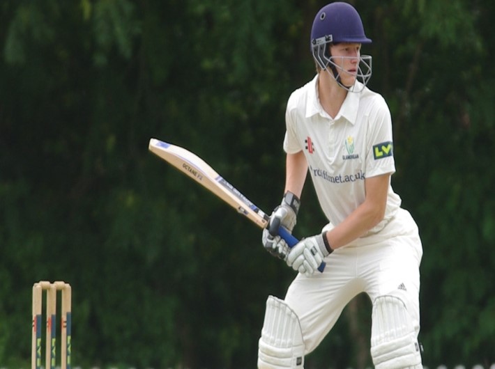 Donald Double Century Helps Glamorgan 2nds Win