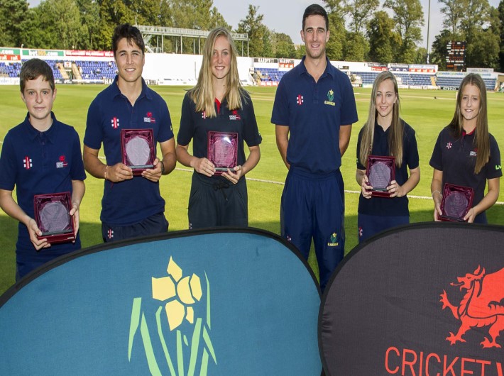 Young cricketers receive awards