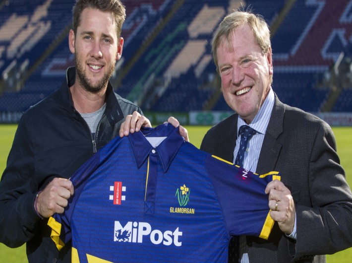 Cooke Extends Glamorgan Stay