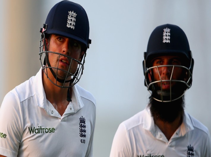 England toil before late fightback