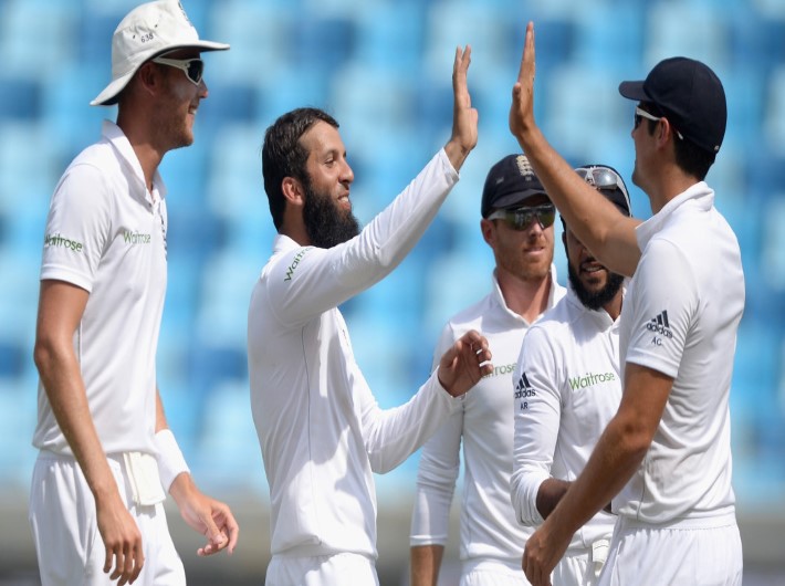 England strike back as Pakistan finish 378 all out