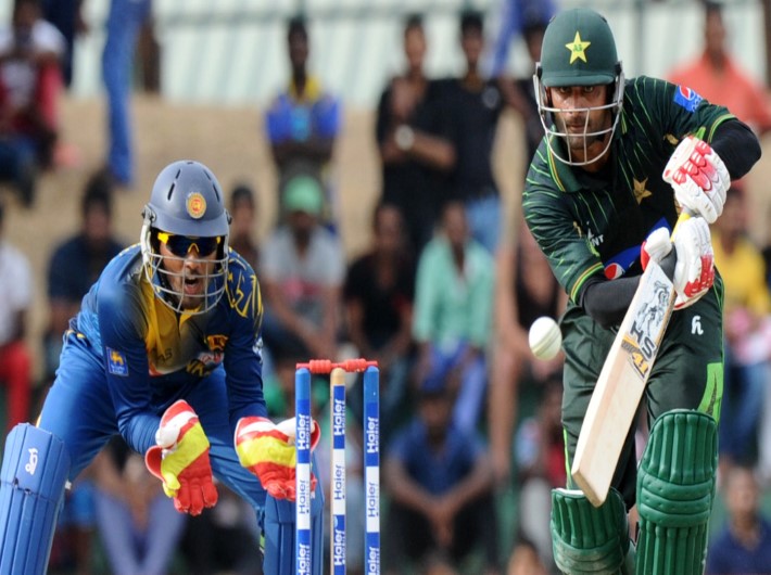 Pakistan takes on England with one eye on World Cup