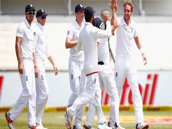 Broad keeps Proteas in check