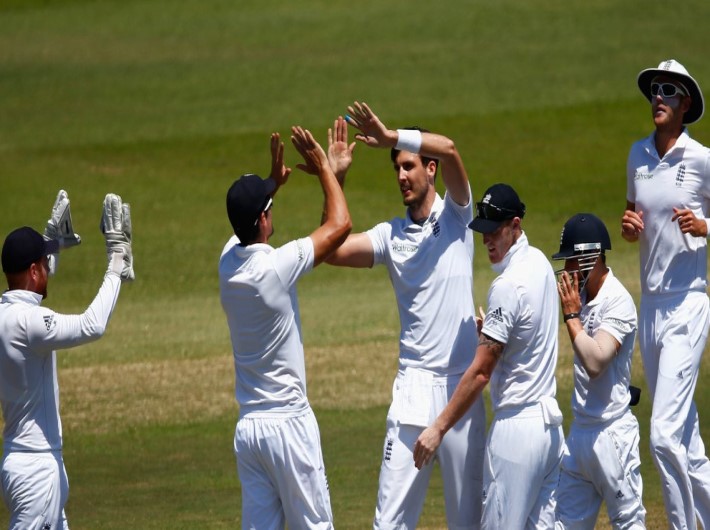 England Thrash SA in 1st Test