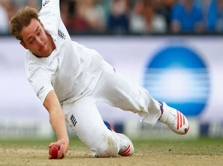 Broad seals series win for England