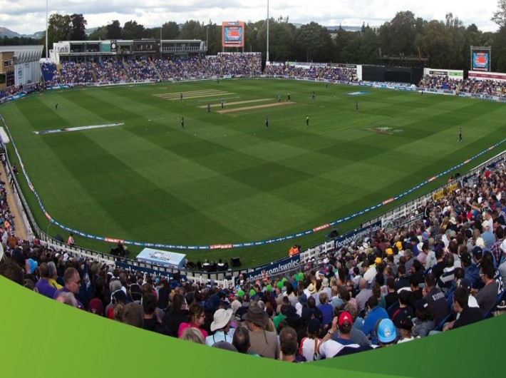 Glamorgan v Leicestershire Day One Highlights