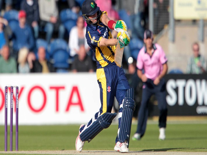 Glamorgan storm to an eight-wicket victory over Surrey