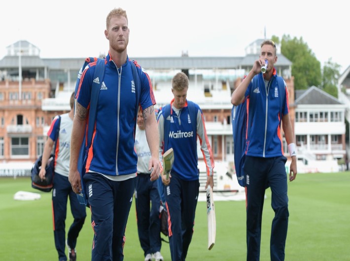 England Players Take On Golfing Challenge