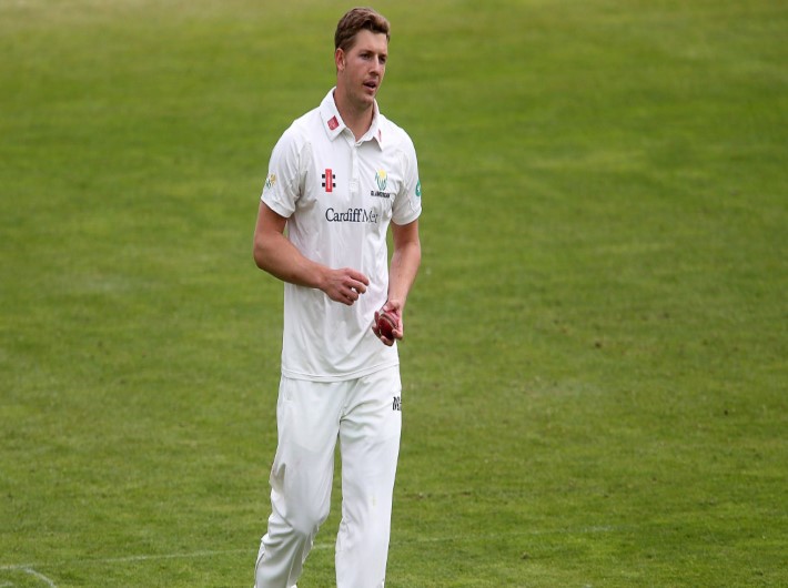 Glamorgan lead by 260 runs at Chelmsford