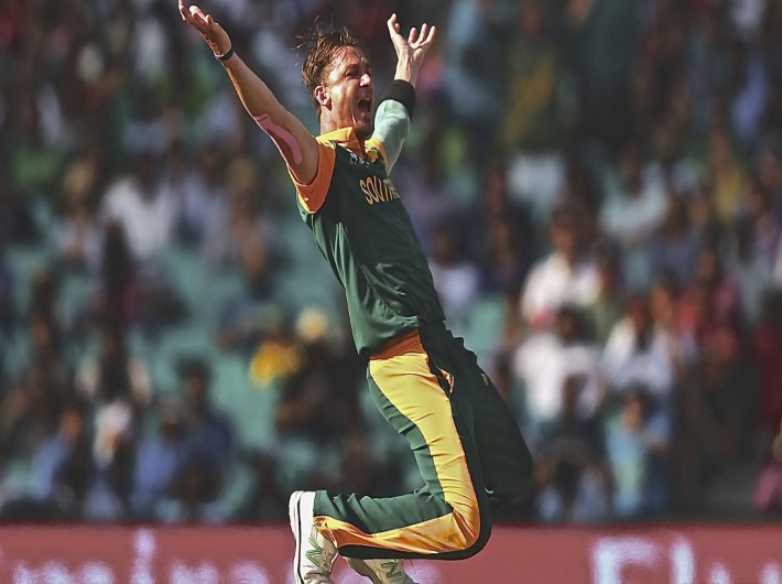 Steyn out, but SA build lead