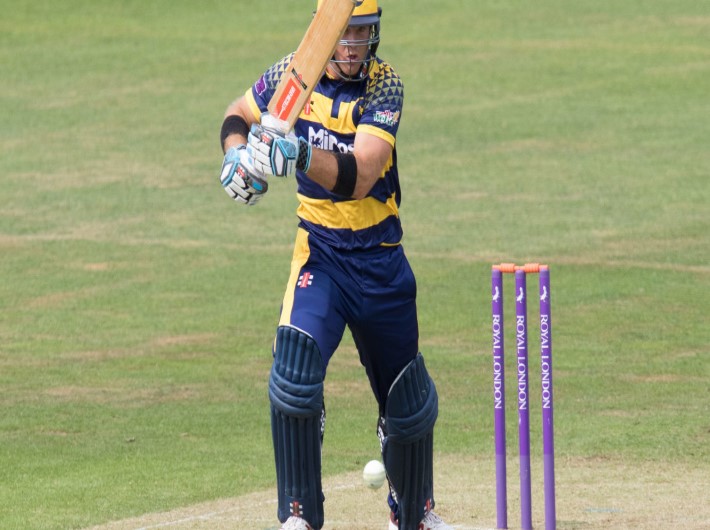 Glamorgan lose by four wickets at Chelmsford