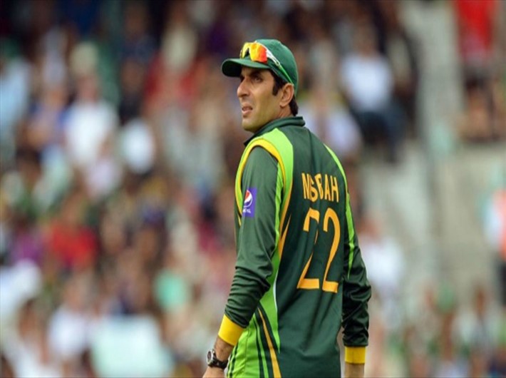 Misbah-ul-Haq Collects ICC Mace