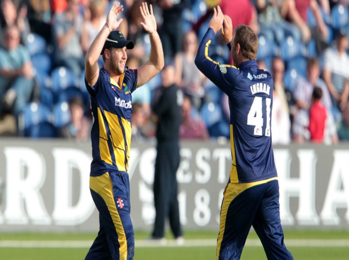 Ingram and Carlson see Glamorgan to a six wicket win