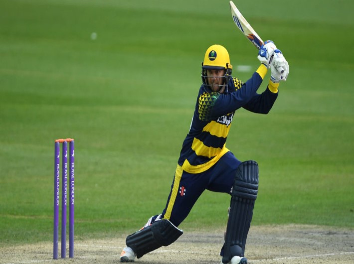 Cookes batting heroics sees Glamorgan win another thriller at Chelmsford