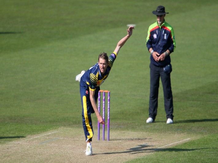 Hildreths 159 helps Somerset win by 83 runs