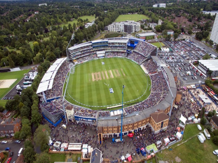 Warwickshire win by four wickets