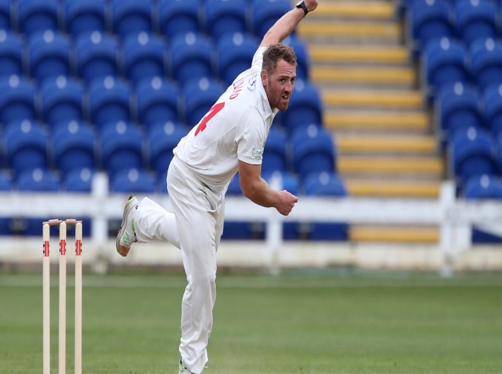 Gloucestershire trail by 157 runs after Lloyds career-best