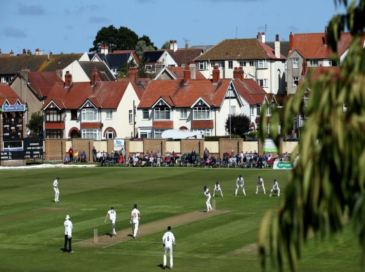 Warwickshire win by an innings and 35 runs at Colwyn Bay