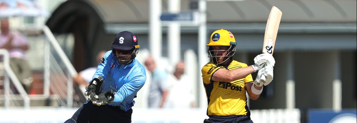 Glamorgan look to get back to winning ways at Chelmsford